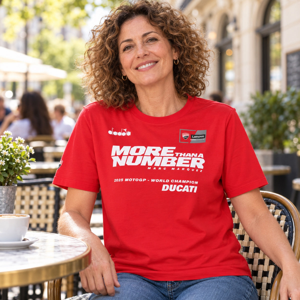 Týmové tričko Marc Marquez Ducati Corse – #1 Champion T-Shirt – ilustrační foto (AI)