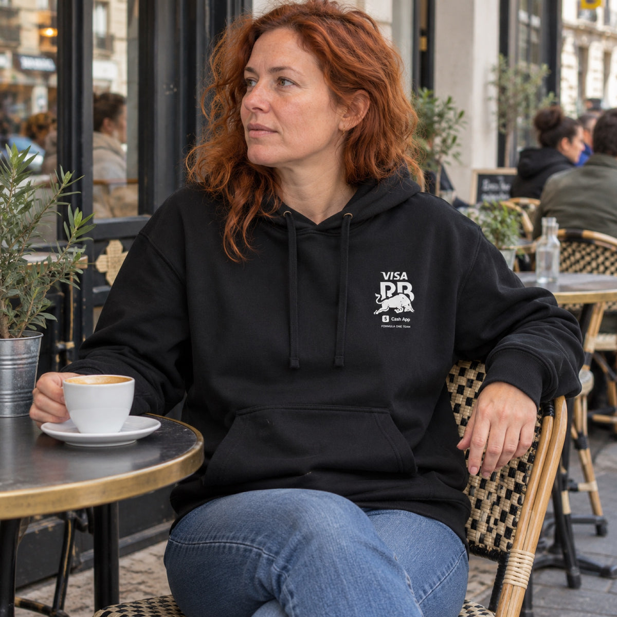 HUGO x Visa Cash App RB Casual Hoodie with BULL Motif – Black – ilustrační foto 2 (AI)