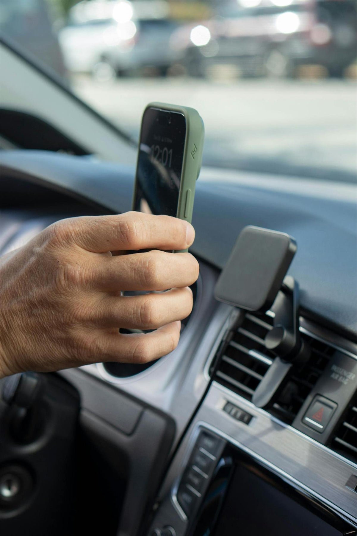 Držák do auta na mřížku ventilace Peak Design Car Mount Vent s nabíjením V2 - černý