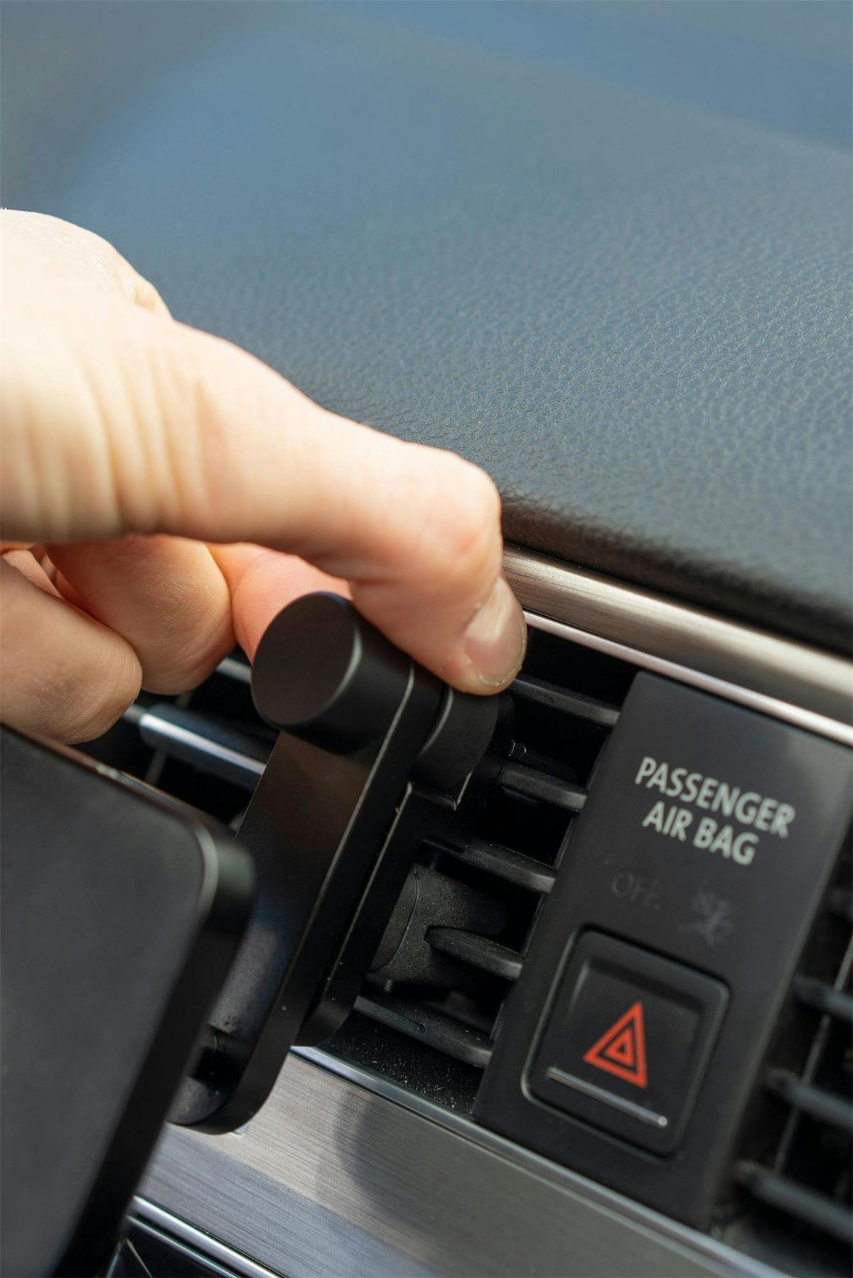 Držák do auta na mřížku ventilace Peak Design Car Mount Vent s nabíjením V2 - černý
