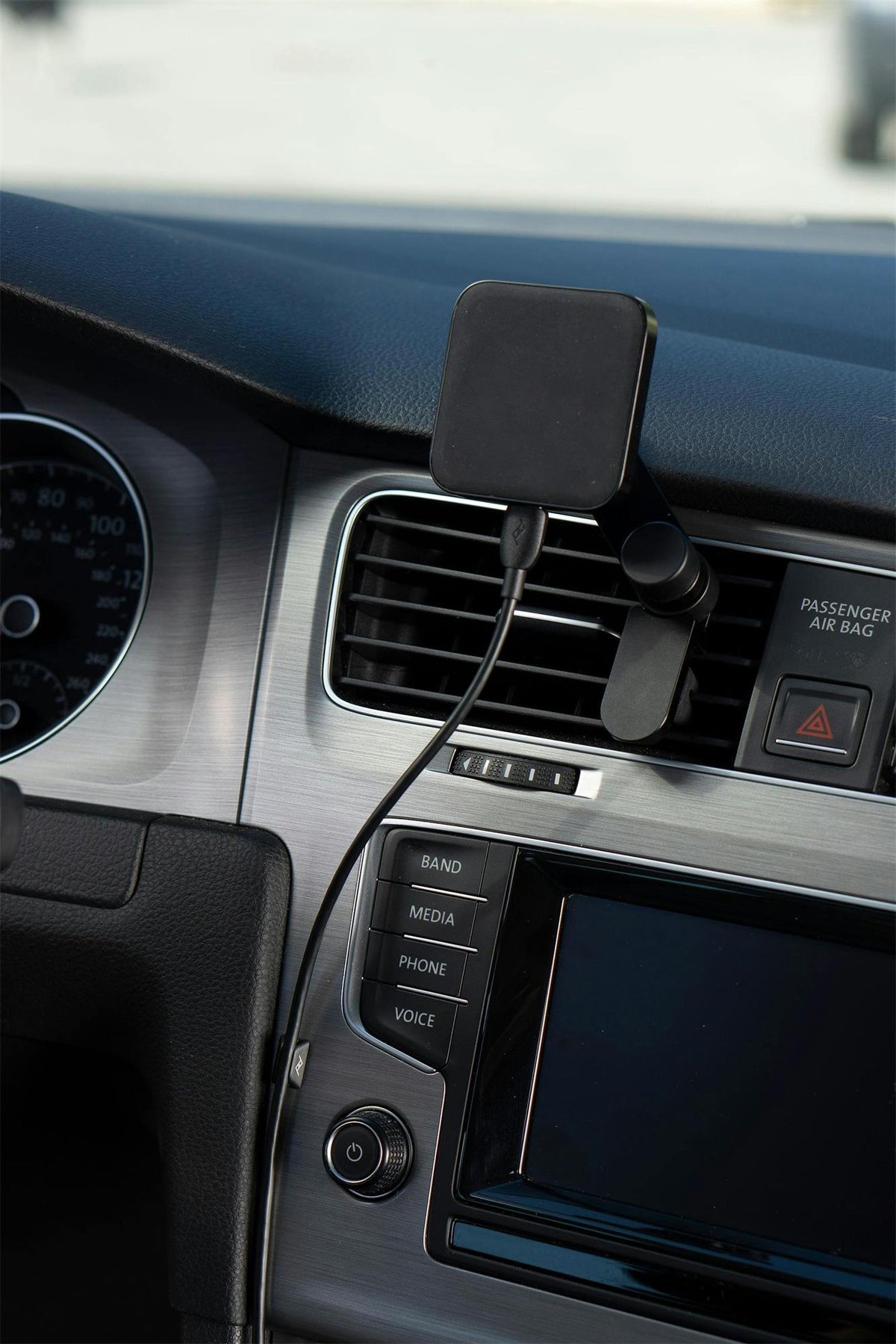 Držák do auta na mřížku ventilace Peak Design Car Mount Vent s nabíjením V2 - černý