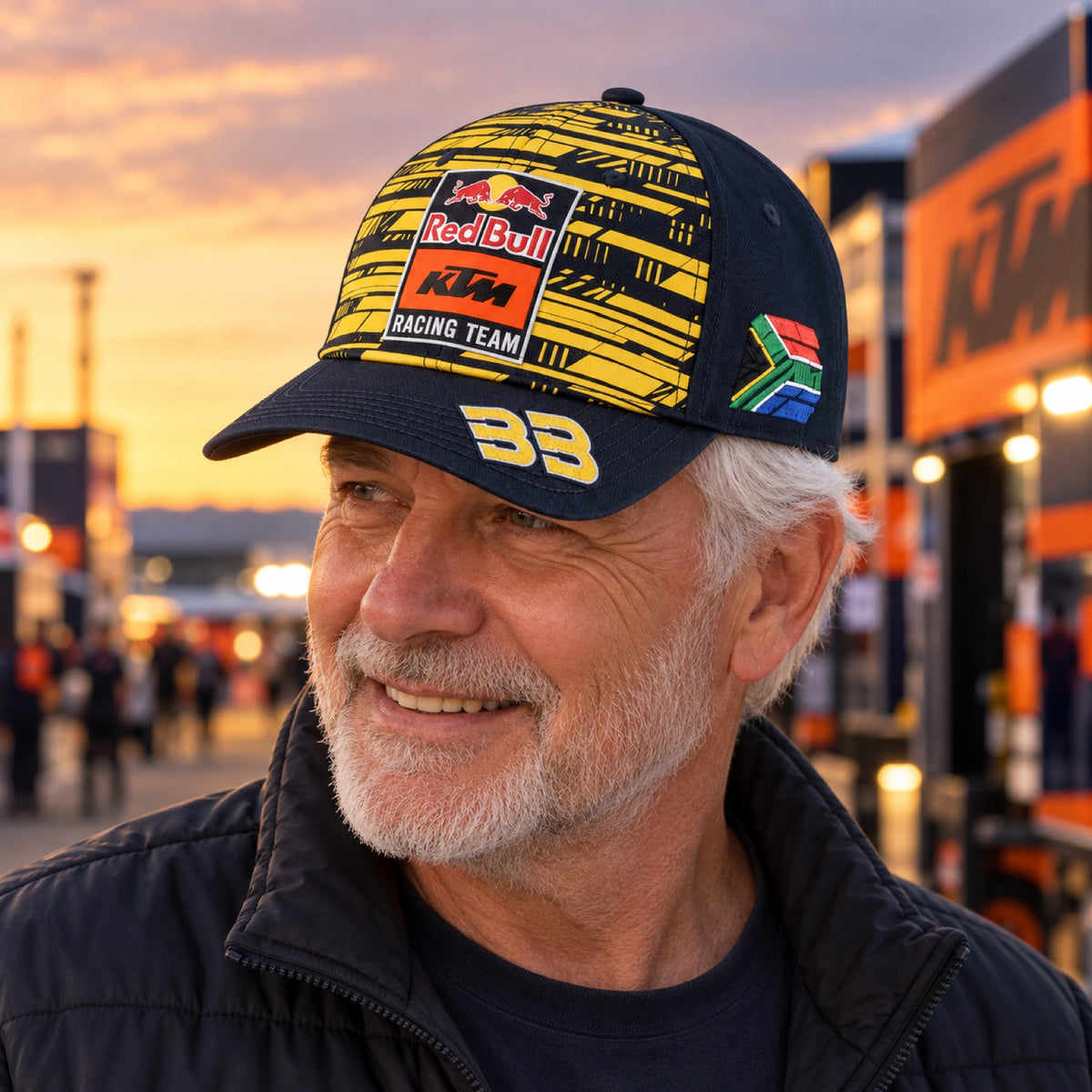 Kšiltovka pro fanoušky KTM Red Bull Racing – Brad Binder – ilustrační foto (AI)
