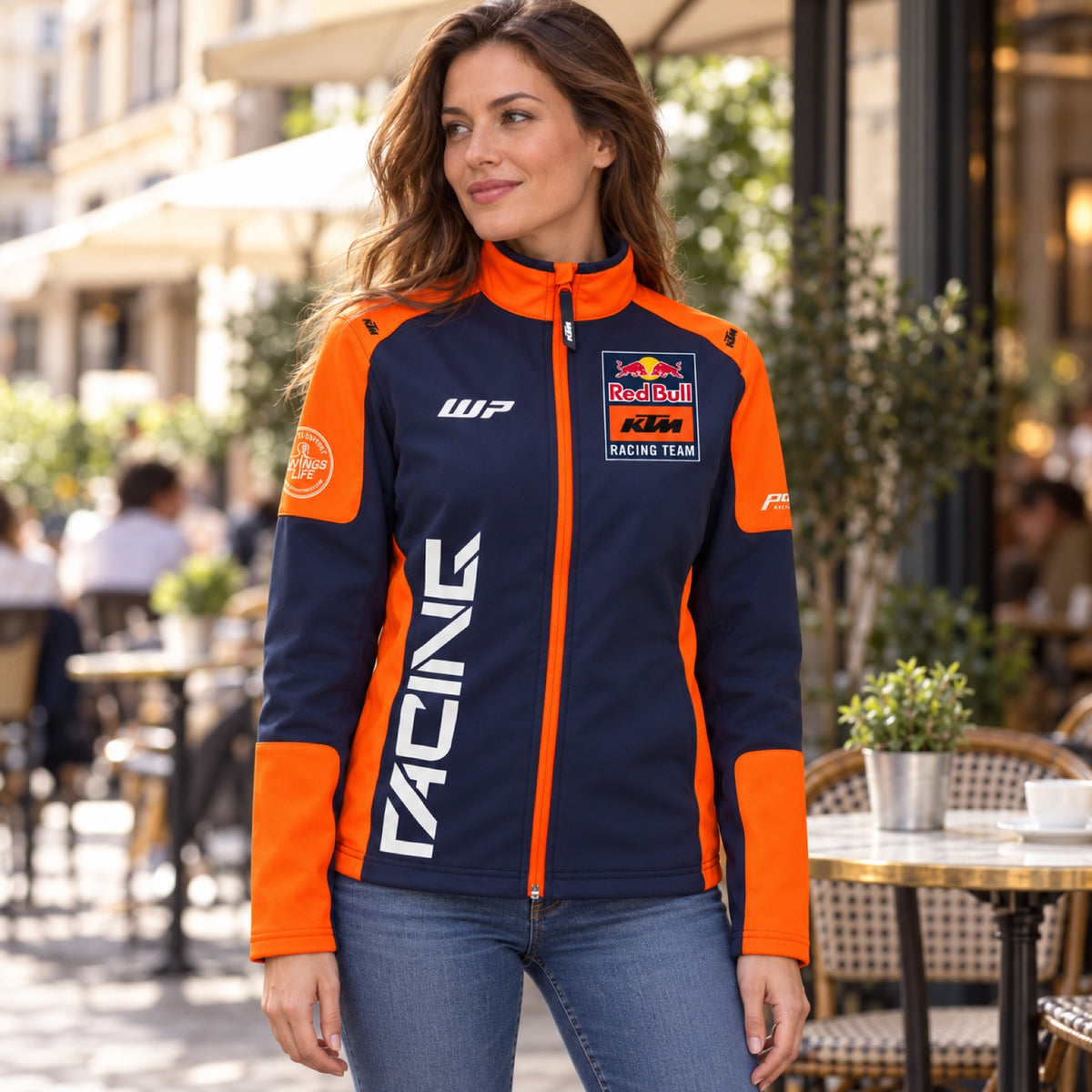 Dámská týmová softshellová bunda KTM Red Bull Racing – ilustrační foto (AI)