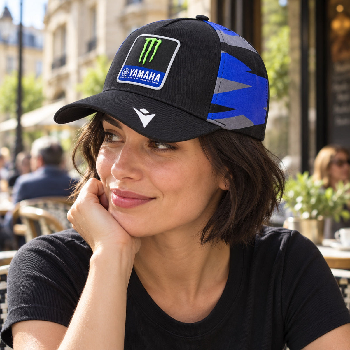 Kšiltovka pro fanoušky Yamaha Racing MotoGP – ilustrační foto (AI)