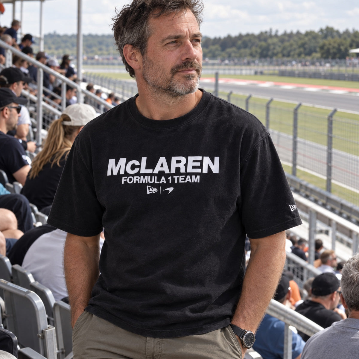 McLaren F1 NE Wordmark Casual T-Shirt – Black – ilustrační foto (AI)