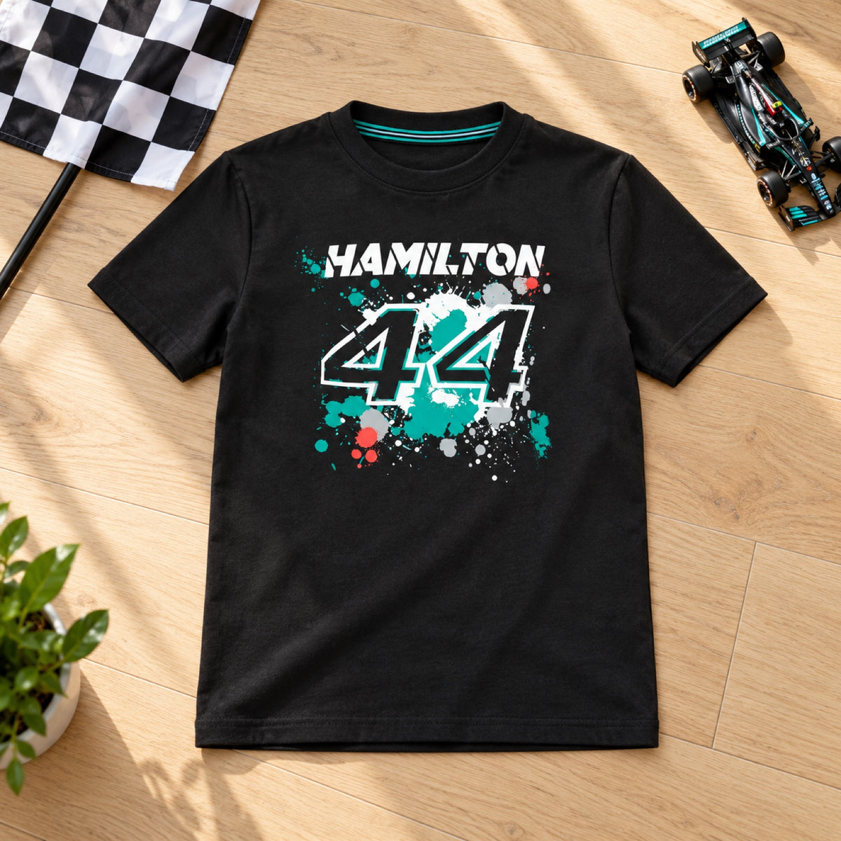 Dětské tričko Mercedes-AMG PETRONAS F1 Lewis Hamilton #44 – černé – ilustrační foto (AI)