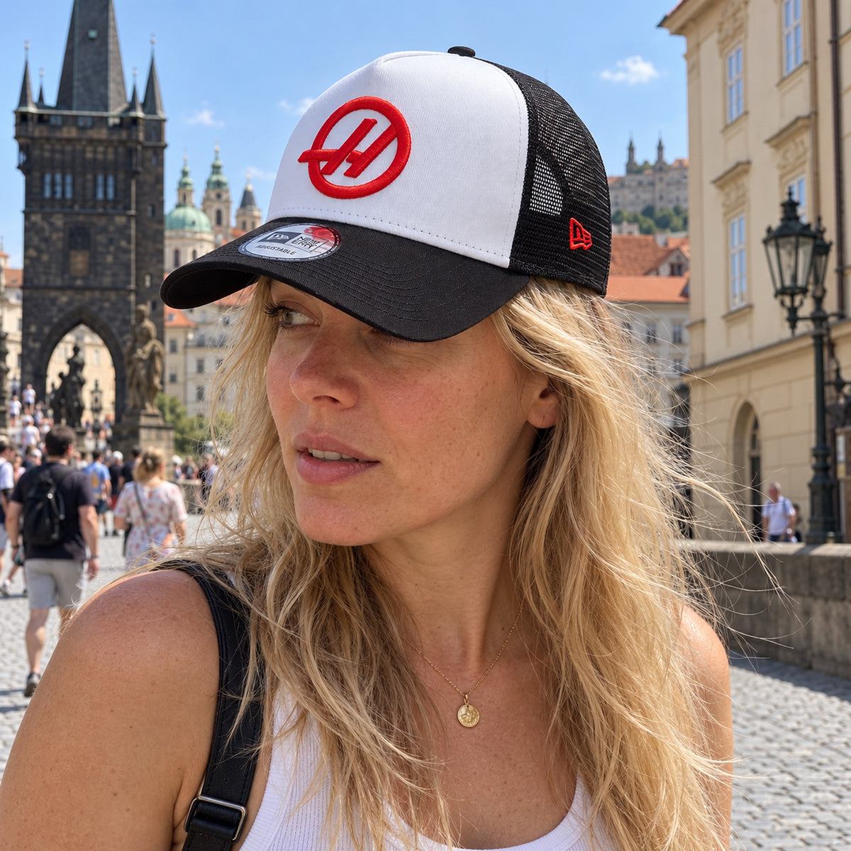 Haas F1 MoneyGram EF Cap with Large Logo – White – ilustrační foto 2 (AI)