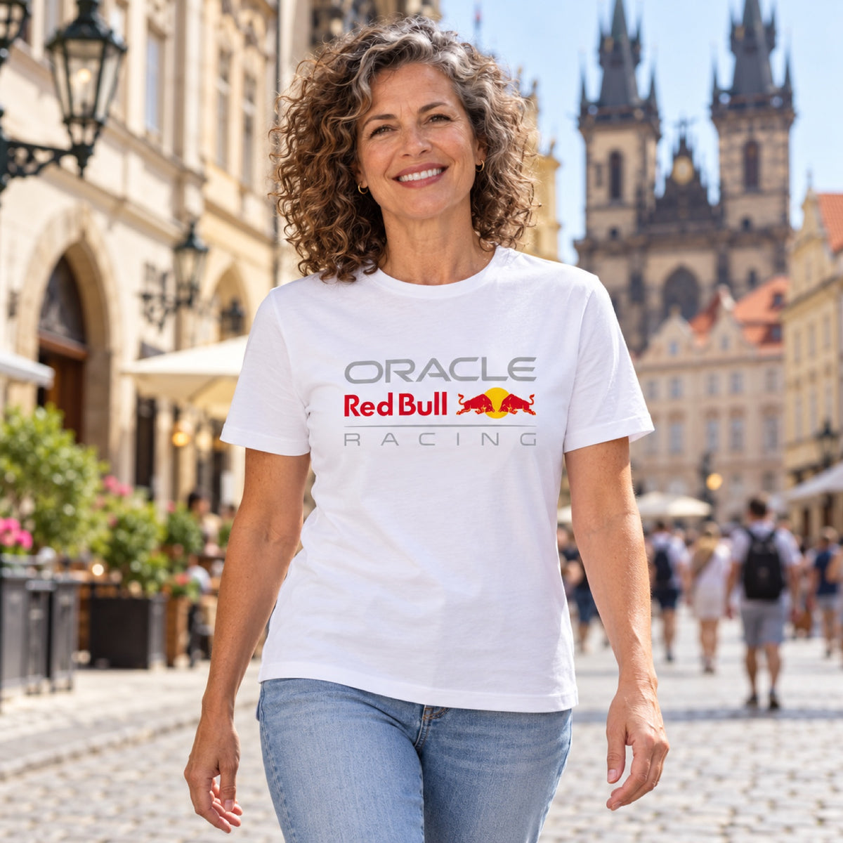 Tričko Oracle Red Bull Racing CORE Casual s logem – bílé – ilustrační foto (AI)