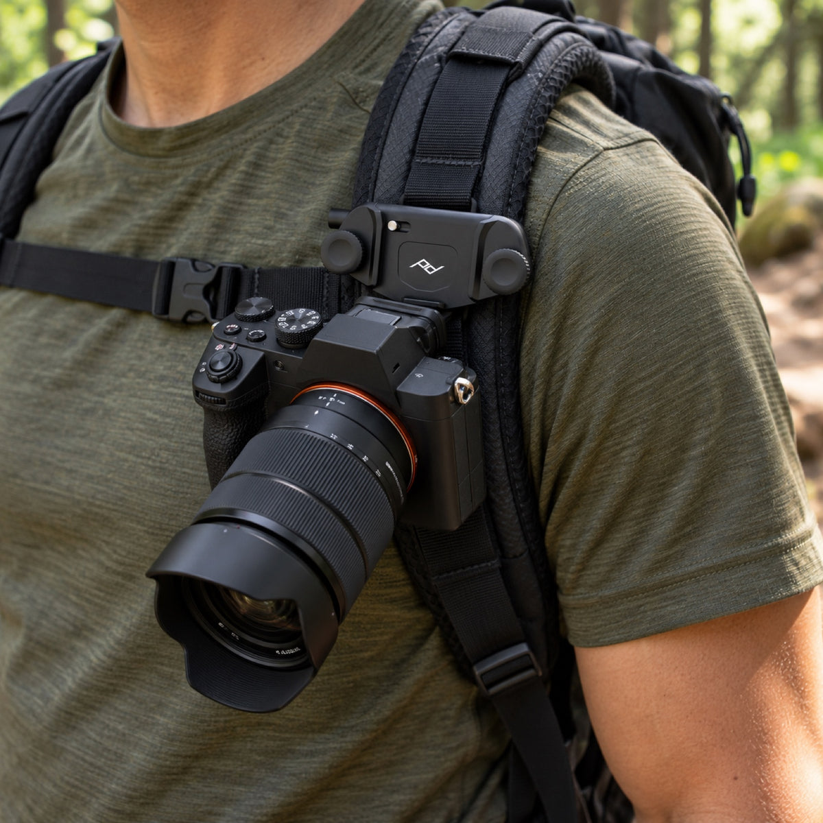 Klip na fotoaparát Peak Design Capture (v3) – černý – Standard Plate – ilustrační foto (AI)