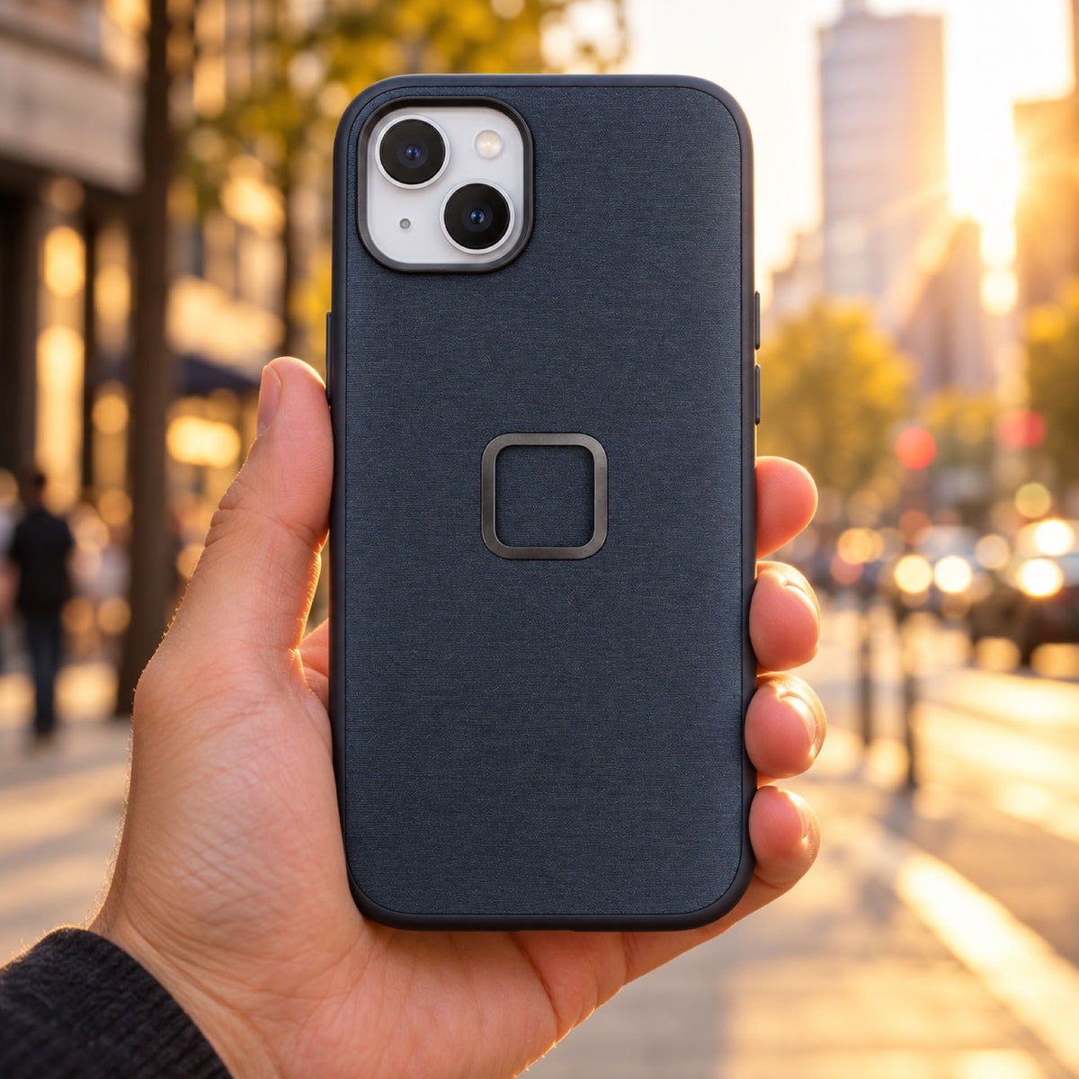 Pouzdro Peak Design Everyday Case iPhone 15 Plus – Midnight – ilustrační foto (AI)