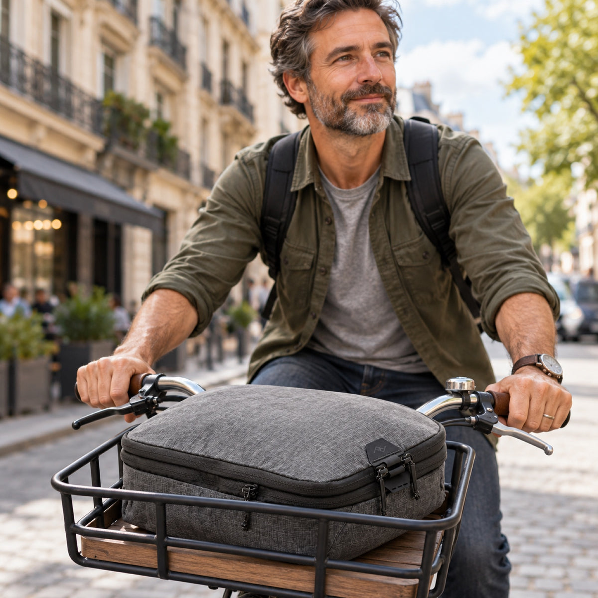 Cestovní organizér Peak Design Packing Cube S Medium – Charcoal – ilustrační foto (AI)