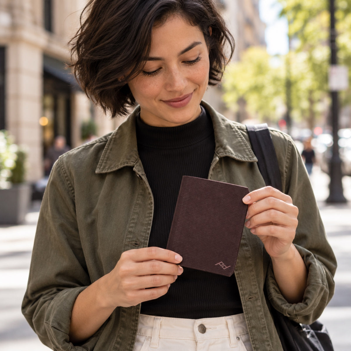 Peněženka na pas Peak Design Passport Wallet – Eclipse – ilustrační foto (AI)
