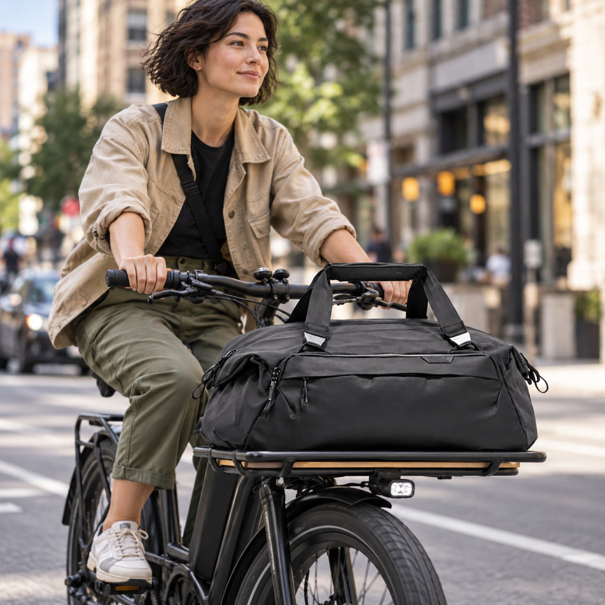 Cestovní taška Peak Design Travel Duffel 65L – černá – ilustrační foto (AI)