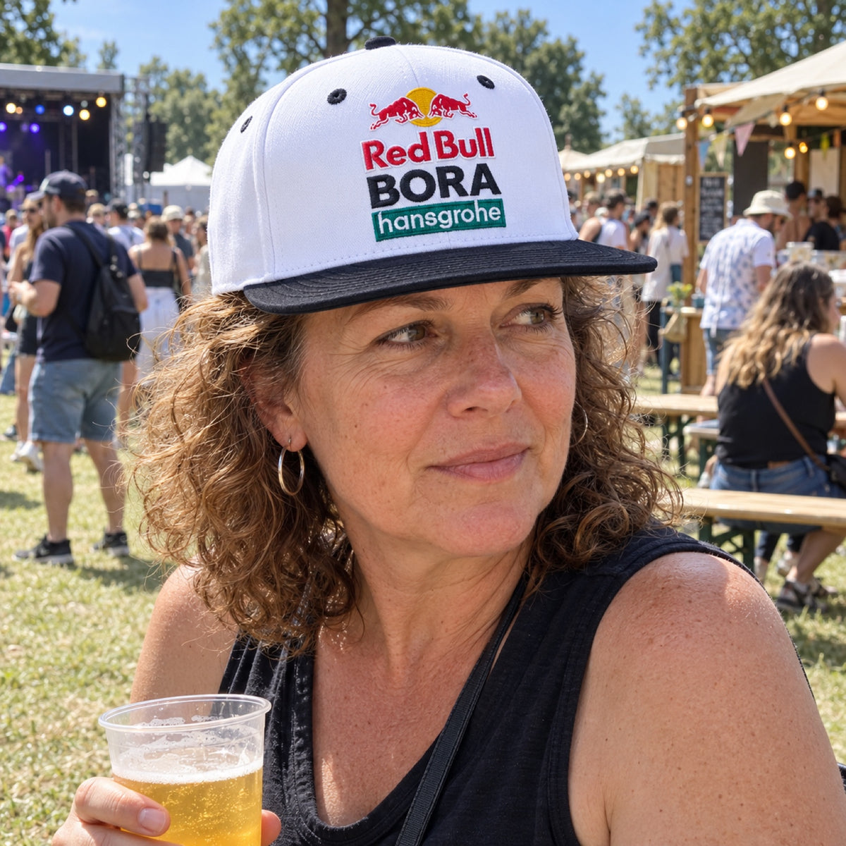Kšiltovka pro fanoušky Red Bull Bora Hansgrohe s rovným kšiltem – ilustrační foto 2 (AI)