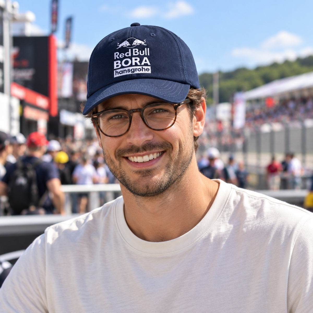 Týmová kšiltovka Red Bull Bora Hansgrohe MONO – ilustrační foto (AI)