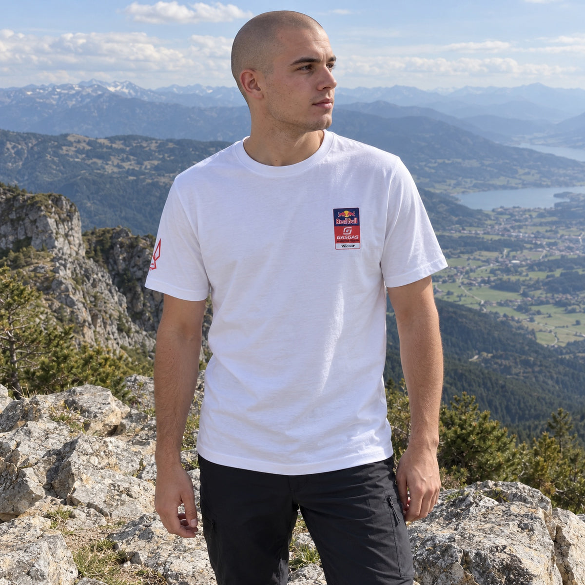 Augusto Fernandez Red Bull GasGas MotoGP Fan T-Shirt – ilustrační foto (AI)