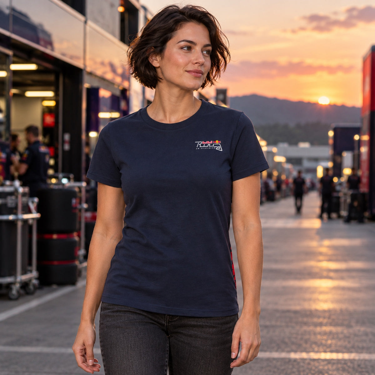 Dámské tričko Red Bull Ring Adrenaline – tmavě modré – ilustrační foto (AI)
