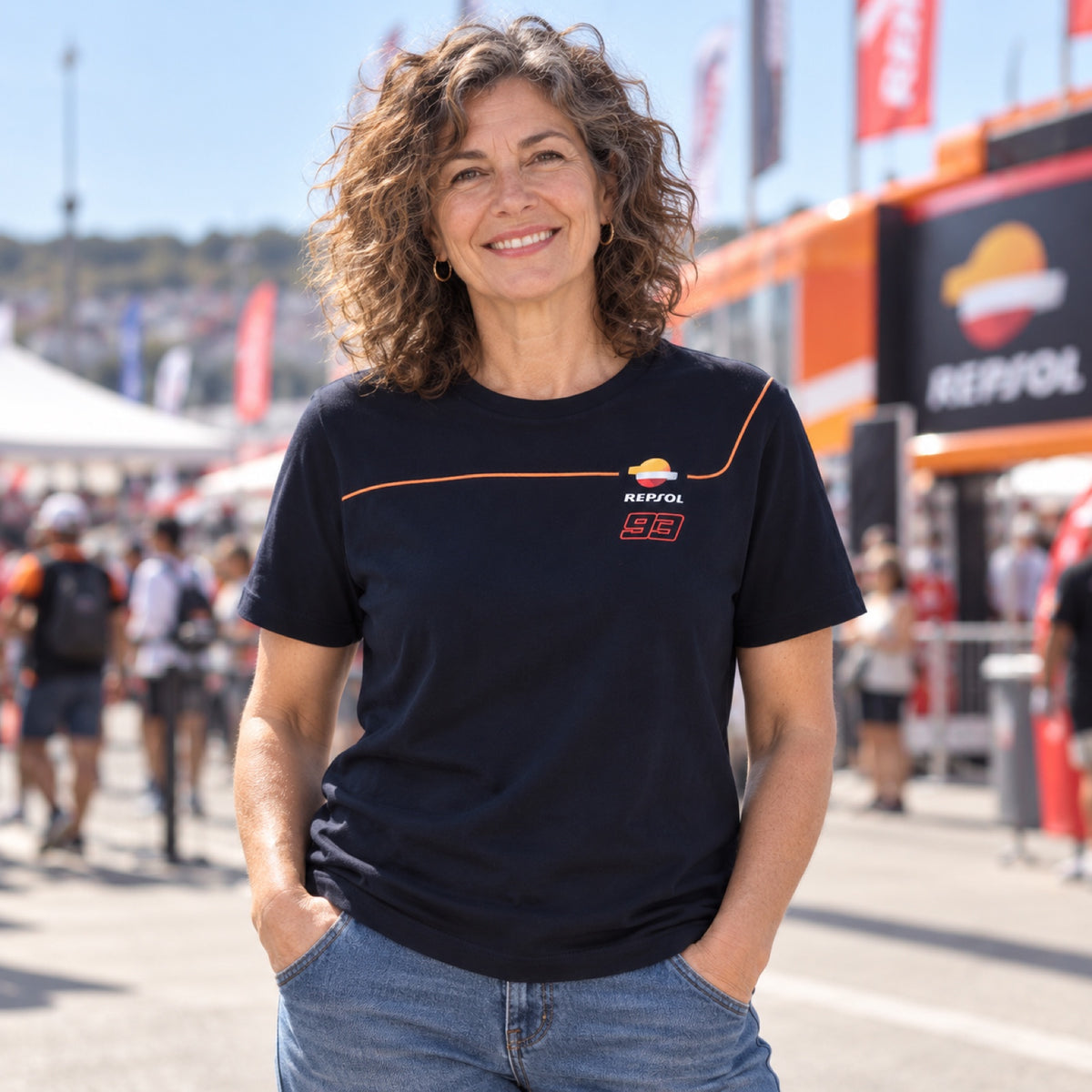 Tričko Repsol Honda x Marc Marquez – tmavě modré – ilustrační foto (AI)