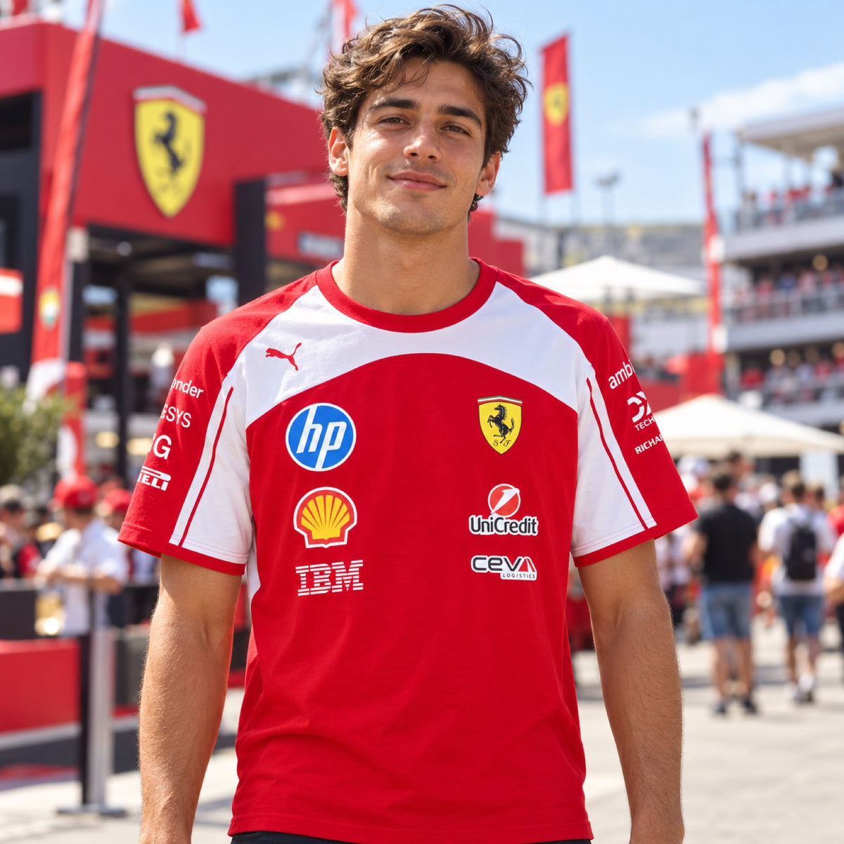Týmové tričko Scuderia Ferrari F1 x Puma s logy sponzorů – ilustrační foto (AI)