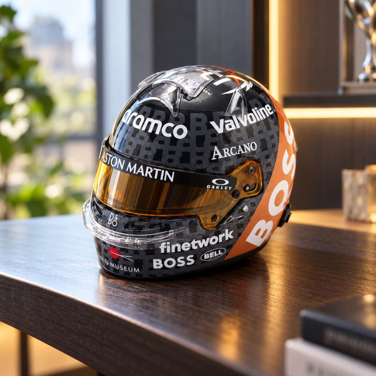 Model helmy Fernando Alonso F1 2024 v měřítku 1:5 – Silverstone Special Edition – Spark – ilustrační foto (AI)