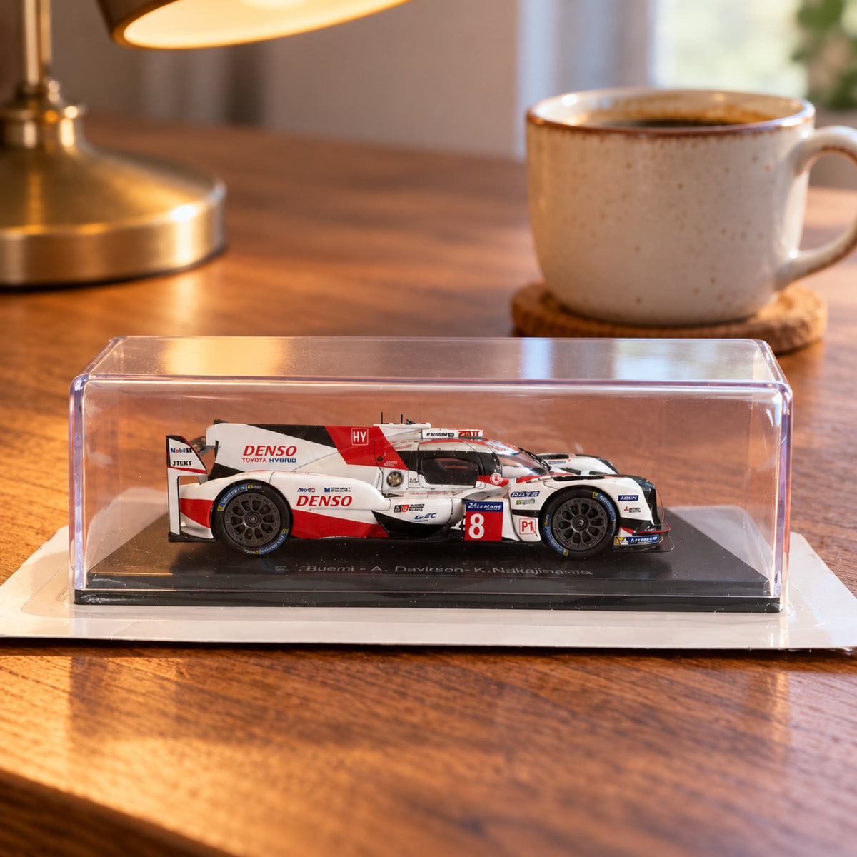 Model Toyota TS050 Hybrid Le Mans 2017 v měřítku 1/43 – ilustrační foto (AI)