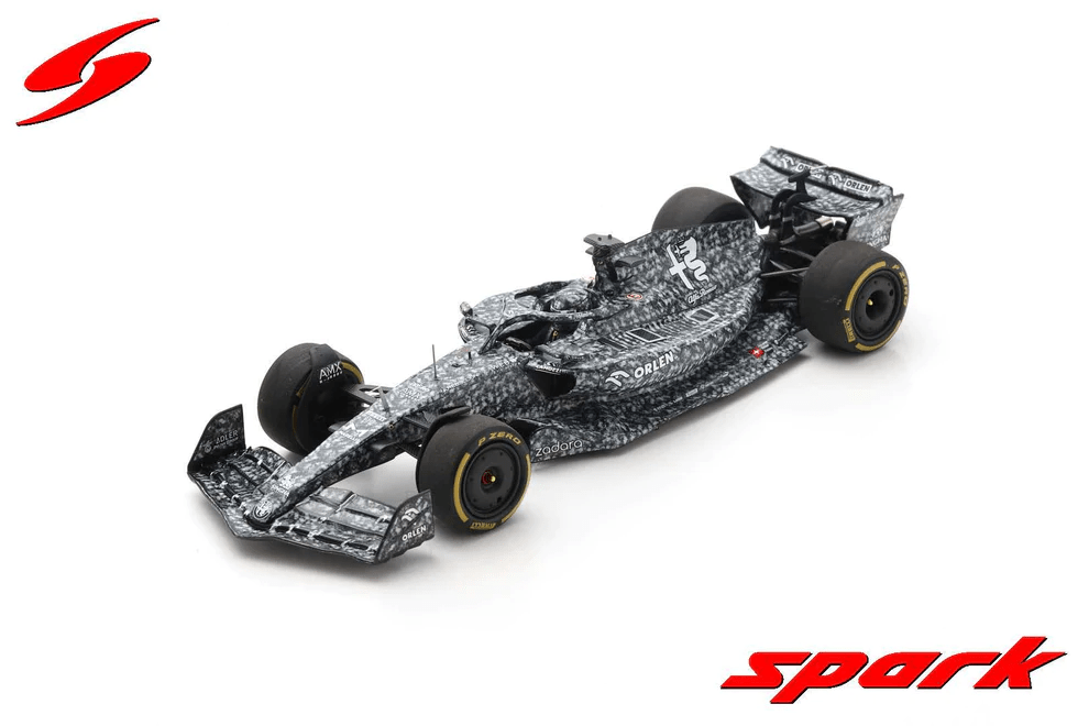 Model Spark Alfa Romeo Racing C42 Robert Kubica v měřítku 1:43, testy 2022