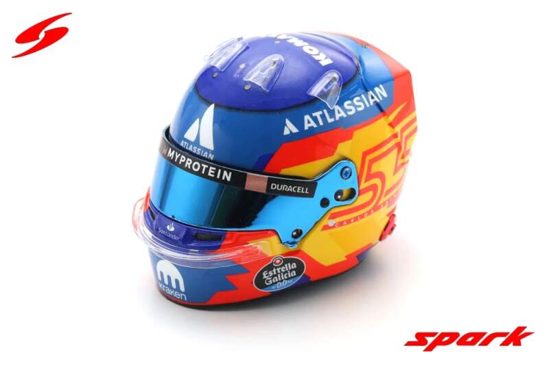 Model přilby SPARK Carlos Sainz F1 2025
