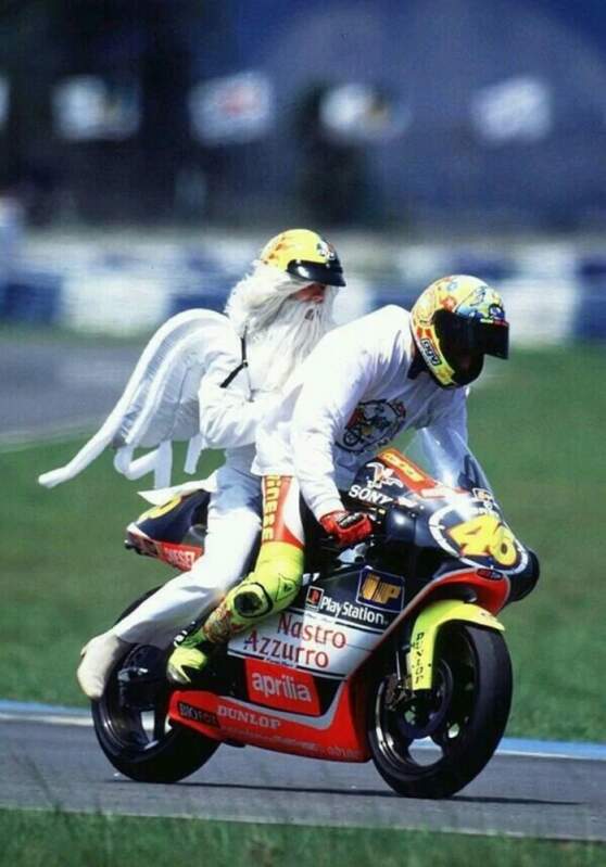 Model přilby MotoGP Valentino Rossi Brazilie 1999 Jacarepaguà