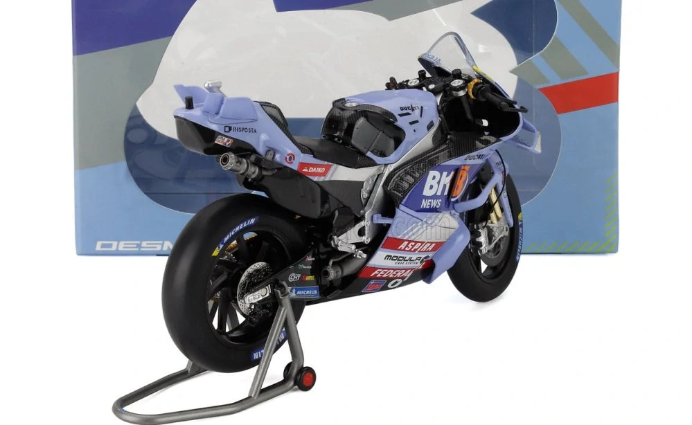 Model NZG Ducati Desmosedici GP25 Alex Marquez v měřítku 1:12