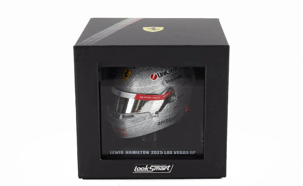 Model helmy Lewis Hamilton LookSmart v měřítku 1:5 – Las Vegas GP 2025