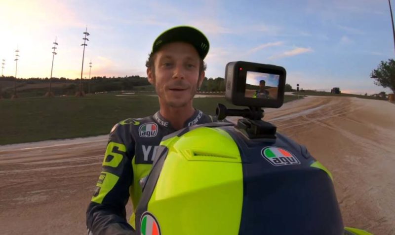Kšiltovka VR46 Valentino Rossi GoPro – černá, rovný kšilt