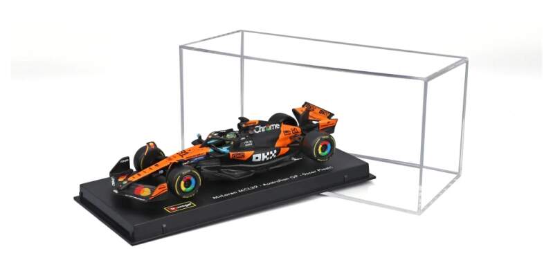 Model McLaren F1 MCL39 BBurago #81 Oscar Piastri 2025 v měřítku 1:43 Signature