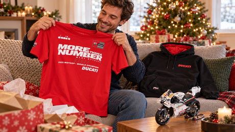 Dárky pro fanoušky MotoGP: Márquez, KTM, Ducati, Rossi a další – ilustrační obrázek vytvořený pomocí AI