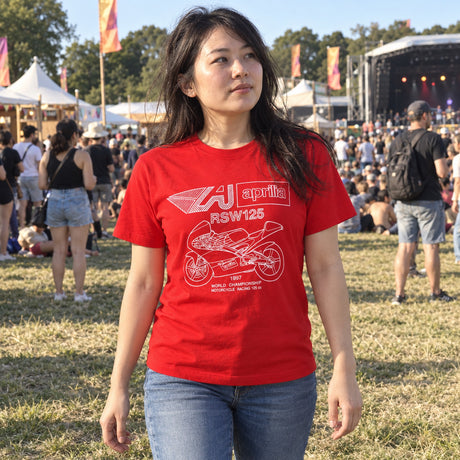 Aprilia Vintage RSW 125 T-Shirt – Red – ilustrační foto 2 (AI)