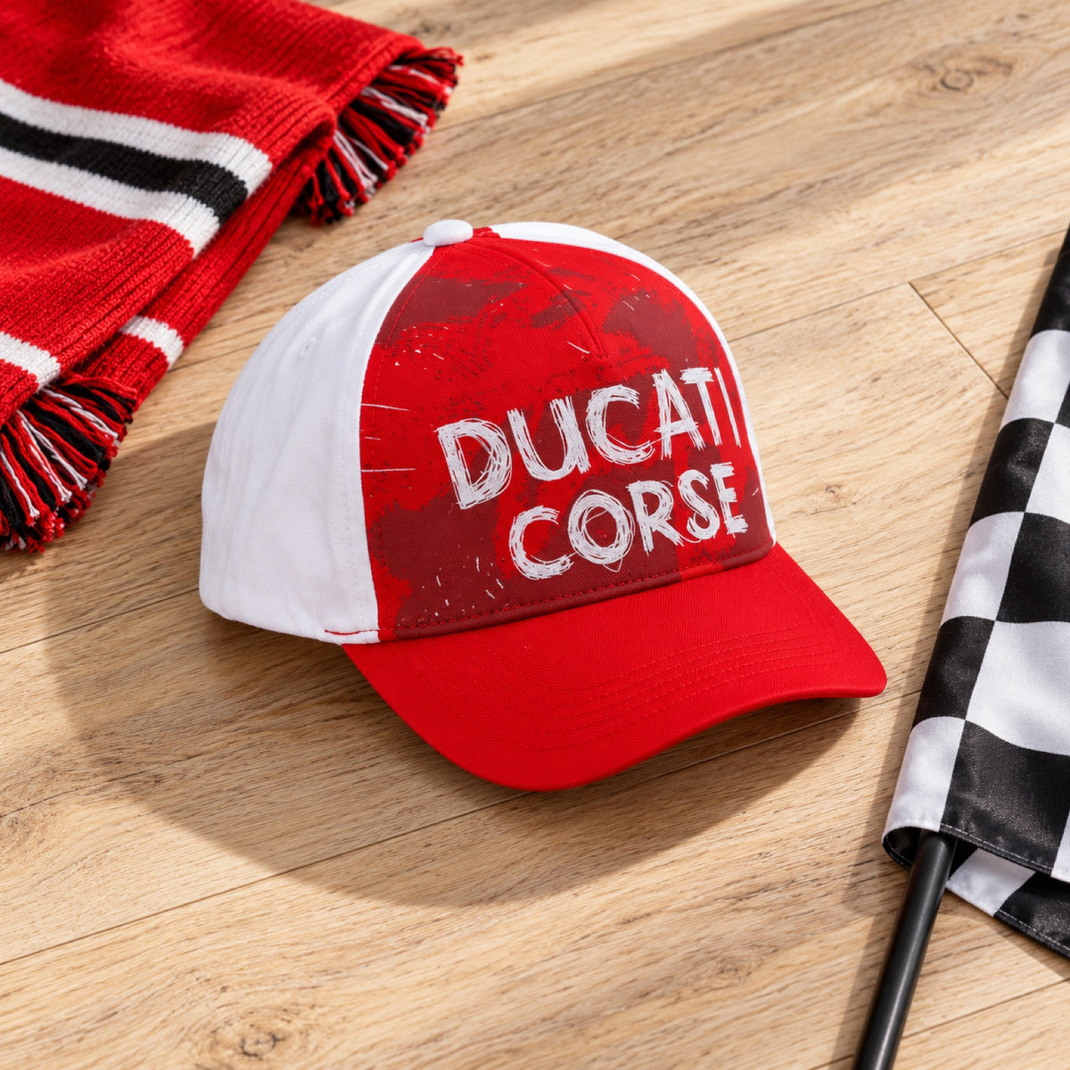 Dětská kšiltovka Ducati Corse s logem – ilustrační foto (AI)