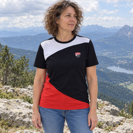 Ducati Corse Casual T-Shirt with Logo – Black – ilustrační foto 2 (AI)