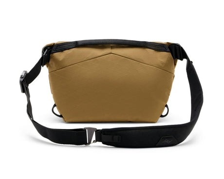Taška přes rameno Peak Design Everyday Sling 3L v2 - Coyote
