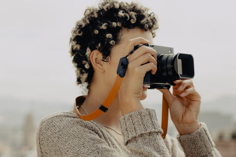 Peak Design Form - kožený řemínek na fotoaparát krátký - Amber