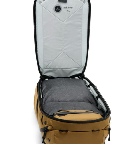 Cestovní batoh Peak Design Travel Backpack 45L Coyote