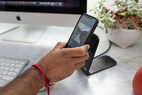 Bezdrátový nabíjecí stojan Peak Design Wireless Charging Stand V2 - černý