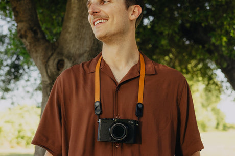 Peak Design Form - kožený řemínek na fotoaparát na krk - Amber