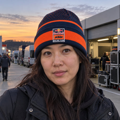 KTM Red Bull Racing Apex Beanie – ilustrační foto 2 (AI)