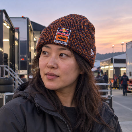 KTM Red Bull Racing GRID Beanie – ilustrační foto 2 (AI)