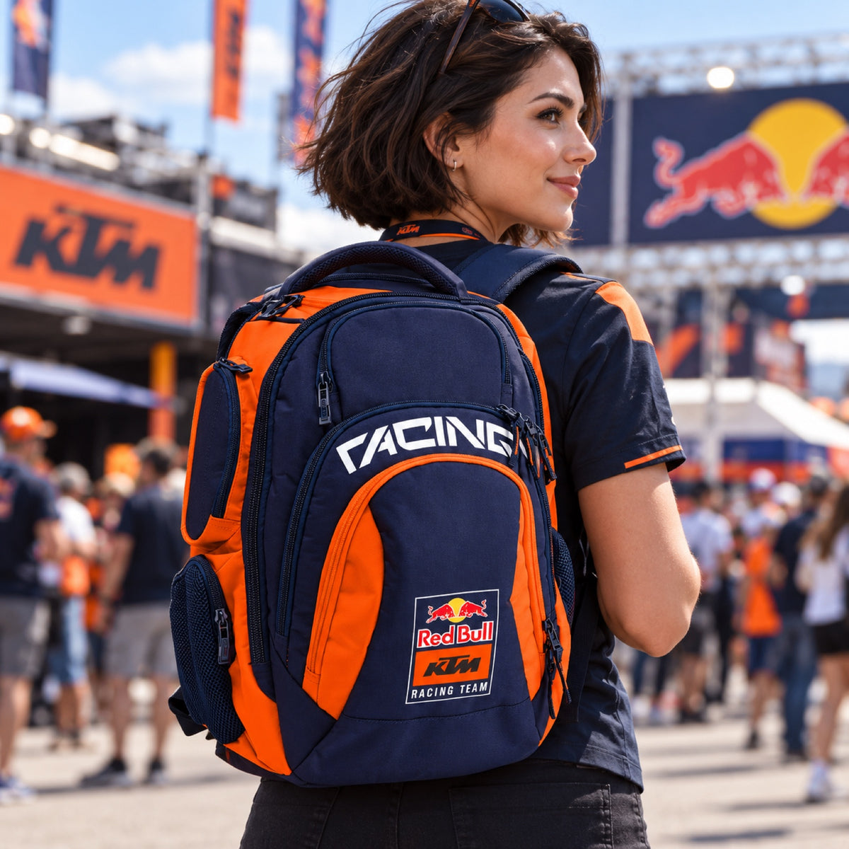 Velký týmový batoh KTM Red Bull Racing – ilustrační foto (AI)