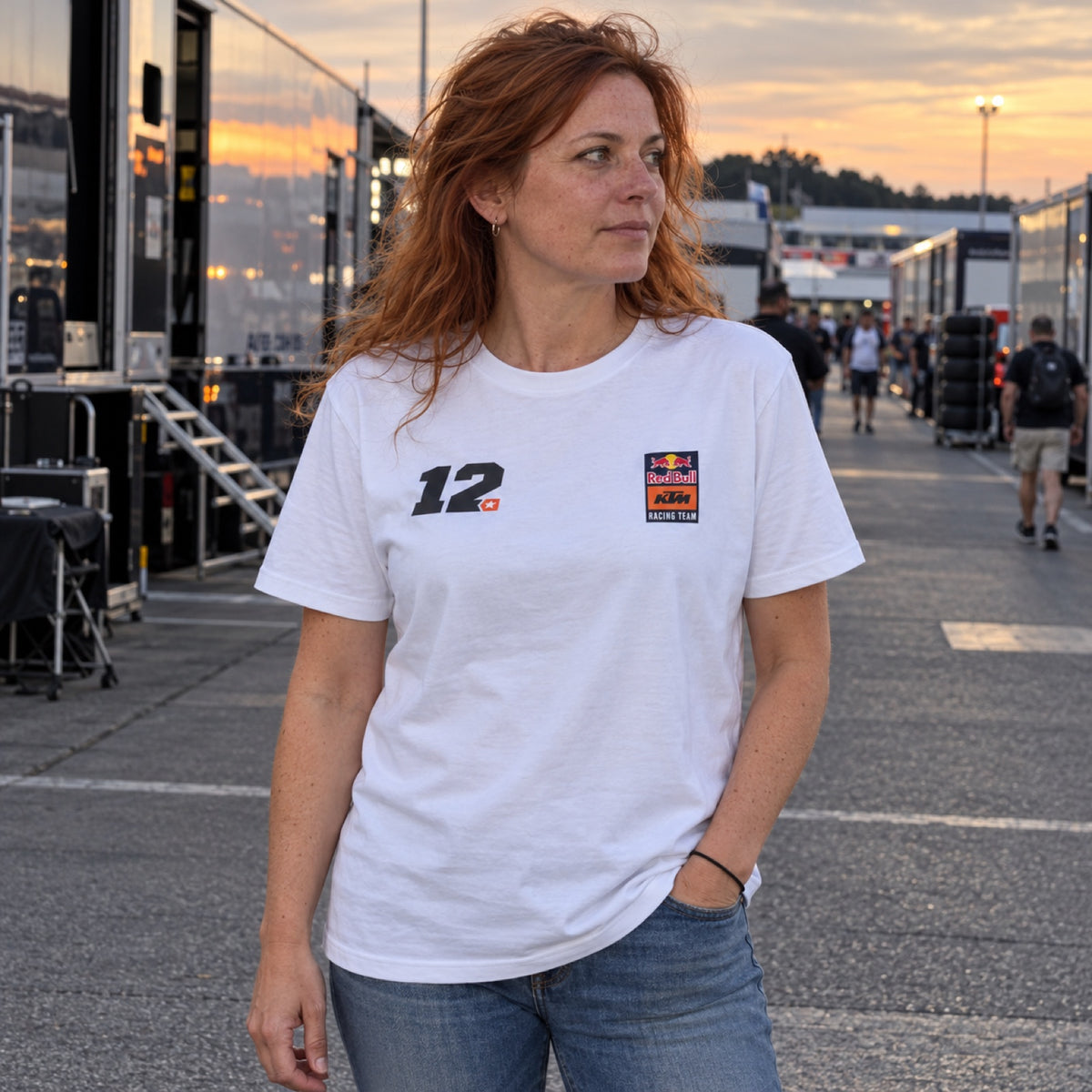 KTM Red Bull Racing Fan T-Shirt – Maverick Vinales – ilustrační foto 2 (AI)