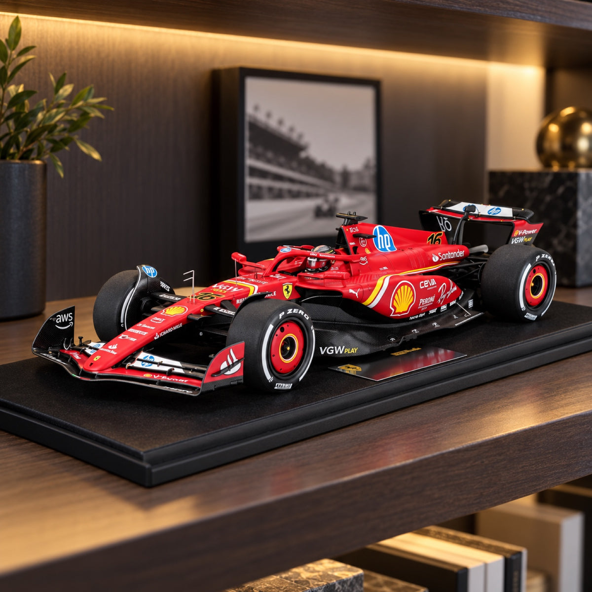 Model LookSmart Scuderia Ferrari SF-24 – Ch. Leclerc, GP Monza 2024 – ilustrační foto (AI)