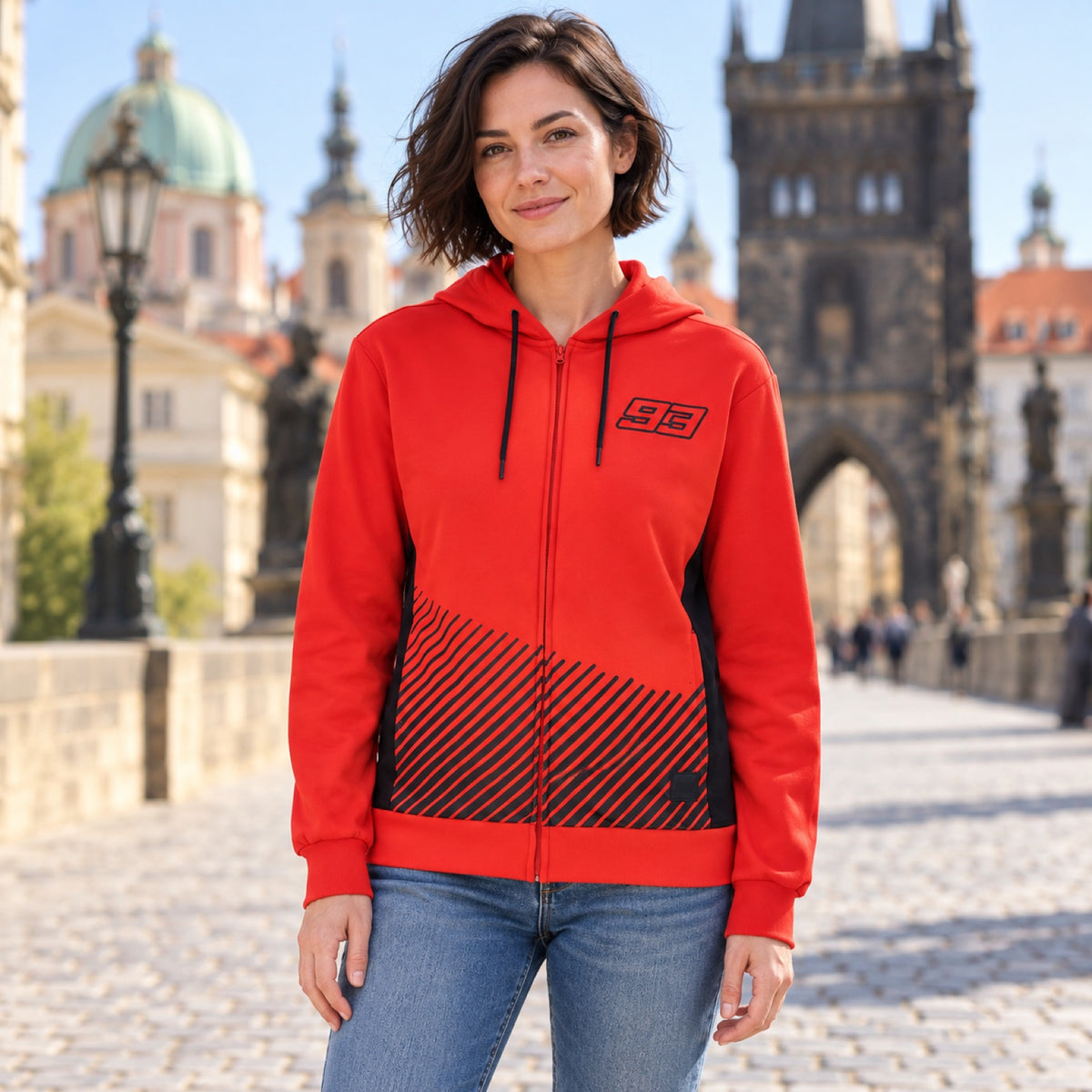 Mikina s kapucí Marc Marquez STRIPES 93 Lifestyle – ilustrační foto (AI)