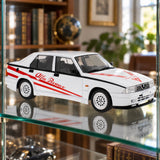 Model Alfa Romeo 75 Turbo Evoluzione – bílý – ilustrační foto (AI)