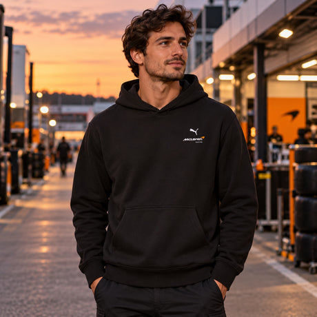 Mikina s kapucí McLaren F1 s logem Puma – černá – Casual Edition – ilustrační foto (AI)