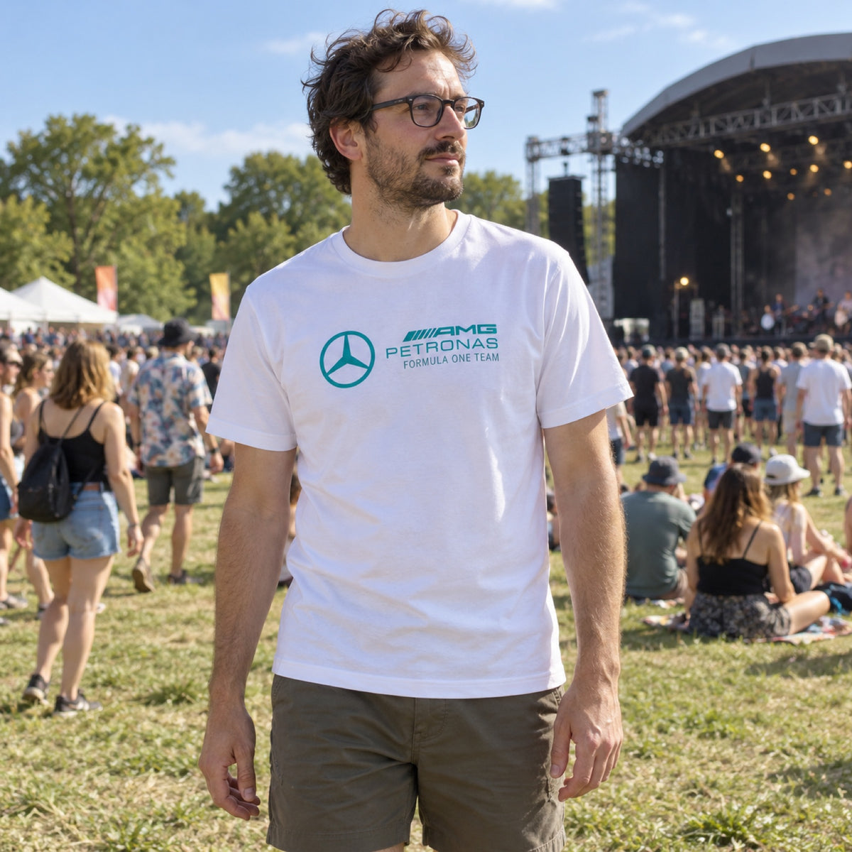 Mercedes-AMG PETRONAS F1 AMG Casual T-Shirt – White – ilustrační foto (AI)